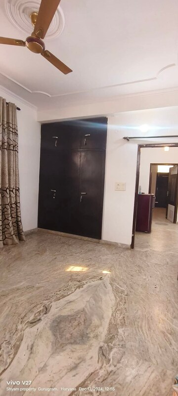 Room in 2 BHK Builder Floor at Sector 7 – for Rent