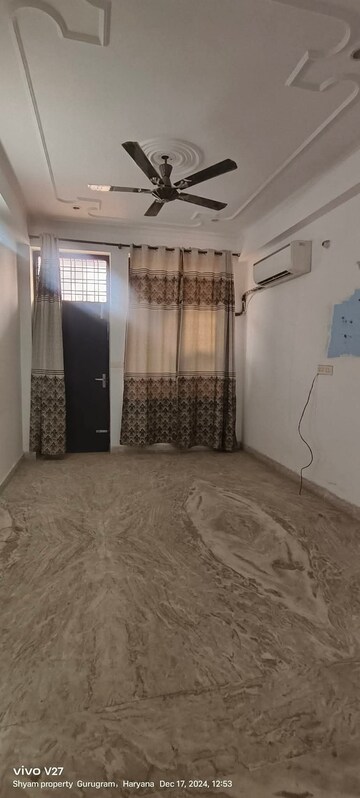 Living Room in 2 BHK Builder Floor at Sector 7 – for Rent