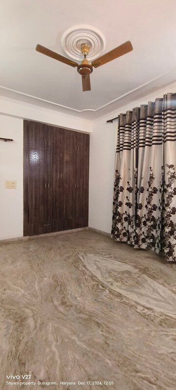 Room in 2 BHK Builder Floor at Sector 7 – for Rent
