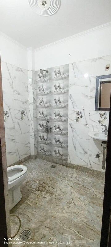 Master Bedroom in 2 BHK Builder Floor at Sector 9 – for Rent