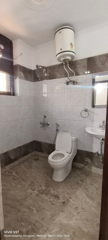 Bathroom in 2 BHK Builder Floor at Sector 9 – for Rent