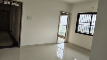 Room in 2 BHK Apartment at Kohinoor Sapphire 2, Tathawade – for Rent