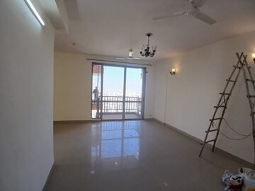 Room in 3 BHK Apartment at Unitech Fresco, Sector 50 – for Rent