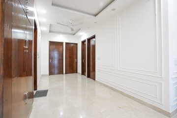 Room in 3 BHK Builder Floor at Emaar Emerald Floors, Sector 65 – for Rent