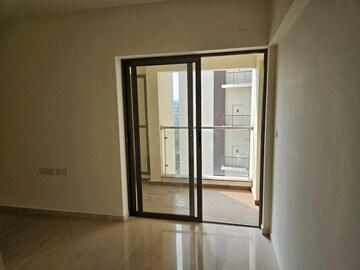 Room in 2 BHK Apartment at Mahindra Vicino, Andheri East – for Rent