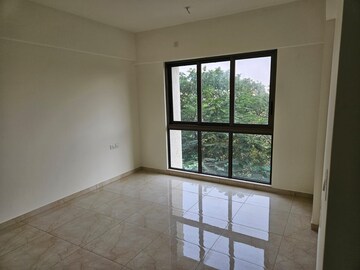 Room in 2 BHK Apartment at Mahindra Vicino, Andheri East – for Rent