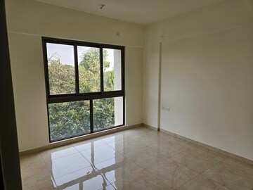 Room in 2 BHK Apartment at Mahindra Vicino, Andheri East – for Rent