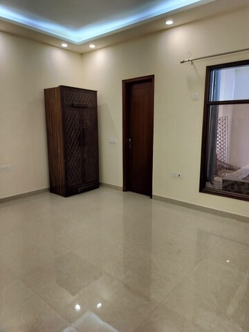 Room in 3 BHK Apartment at M3M Merlin, Sector 67 – for Sale