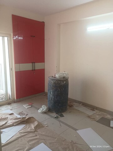 Living Room in 3 BHK Apartment at Panchsheel Greens II, Sector 16 Greater Noida – for Sale