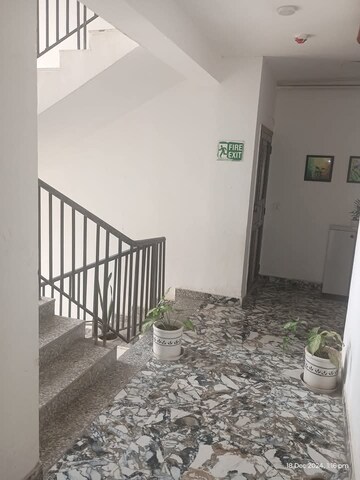 Room in 3 BHK Apartment at Panchsheel Greens II, Sector 16 Greater Noida – for Sale
