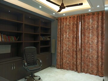 Room in 5 BHK Villa at Vatika Signature Villas, Sector 82 – for Sale