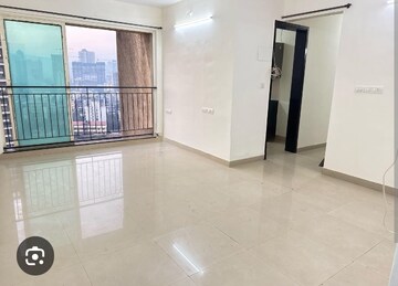 Room in 3 BHK Apartment at Rustomjee Athena, Majiwada – for Rent