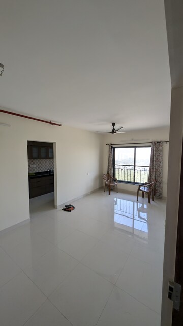 Room in 1 BHK Apartment at Truearth View, Vikhroli East – for Rent