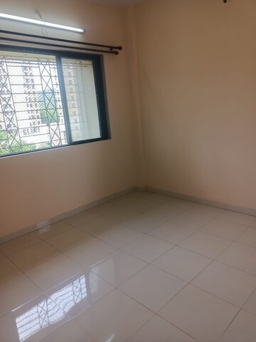 Room in 2 BHK Apartment at Puranik Hometown, Ghodbunder Road – for Rent