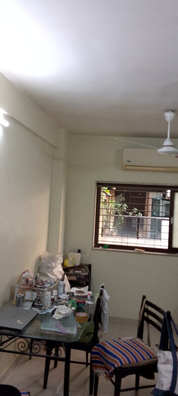 Living Room in 1.5 BHK Apartment at Vileparle Prarthana CHS, Vile Parle East – for Rent