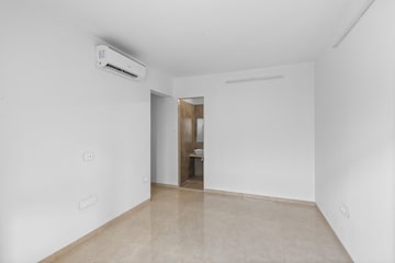 Room in 2 BHK Apartment at Dosti Greenscape, Hadapsar – for Sale