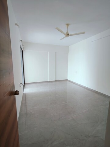 Room in 5 BHK Apartment at Shahanurwadi – for Rent