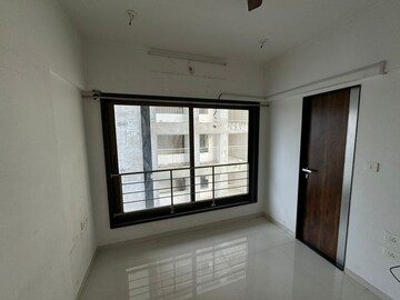 Room in 3 BHK Apartment at East Of Kailash – for Rent
