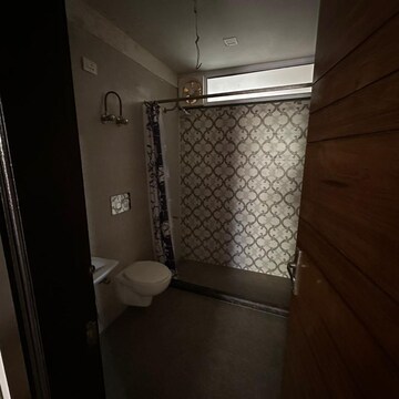 Bathroom in 4 BHK Apartment at Vipul World Floors, Sector 48 – for Rent