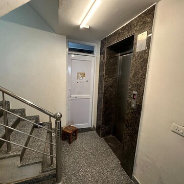 Staircase in 4 BHK Apartment at Vipul World Floors, Sector 48 – for Rent