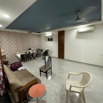 Living Room in 4 BHK Apartment at Vipul World Floors, Sector 48 – for Rent