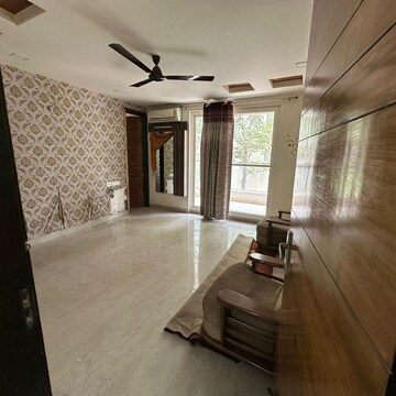 Bedroom in 4 BHK Apartment at Vipul World Floors, Sector 48 – for Rent