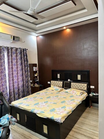 Bedroom in 4 BHK Independent House at Dalanwala – for Sale