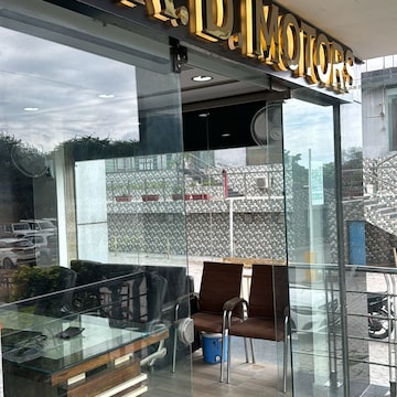  Shop For Rent in Pitampura