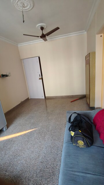 Room in 2 BHK Apartment at Vrindavan Apartment Goregaon, Goregaon East – for Rent