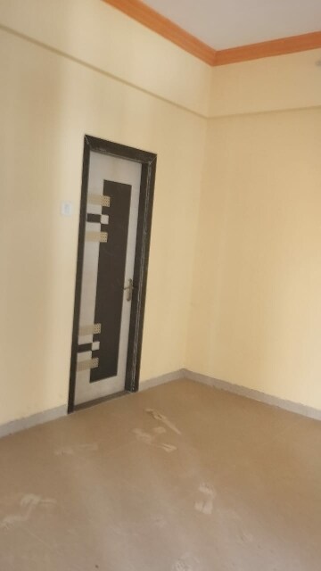 Room in 3 BHK Apartment at Thane West – for Rent
