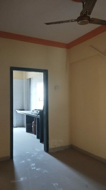 Room in 3 BHK Apartment at Thane West – for Rent