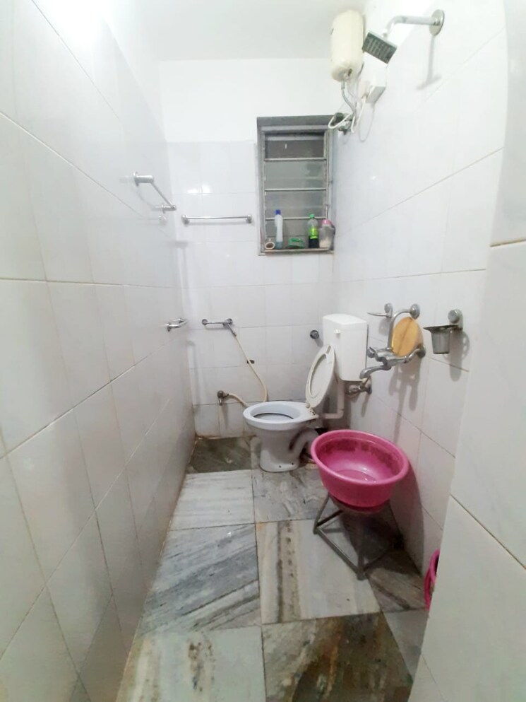 Bathroom, east of kailash 3 Bedroom 1786 Sq.Ft. Apartment In East Of Kailash Delhi 7967646