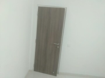 Room in 2 BHK Apartment at Nerul – for Sale