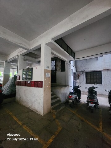 Parking in 3 BHK Apartment at Kothrud – for Rent