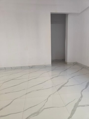 Room in 6 BHK Apartment at Shivam Nirlon Employees CHSL, Goregaon West – for Sale