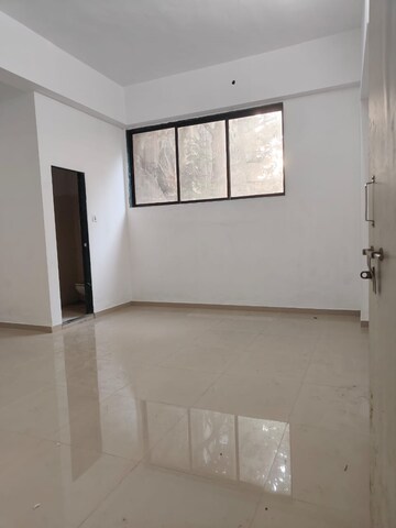 Room in 6 BHK Apartment at Shivam Nirlon Employees CHSL, Goregaon West – for Sale
