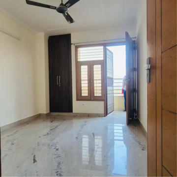 Room in 1 BHK Builder Floor at Palm Residency Chhatarpur, Rajpur Khurd Extension – for Rent