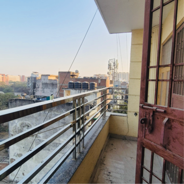Balcony in 1 BHK Builder Floor at Palm Residency Chhatarpur, Rajpur Khurd Extension – for Rent