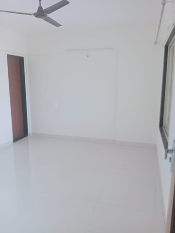 Room in 2 BHK Apartment at Shubh Casa Feliz, Magarpatta City – for Rent
