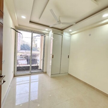 Room in 3 BHK Builder Floor at Palm Residency Chhatarpur, Rajpur Khurd Extension – for Rent