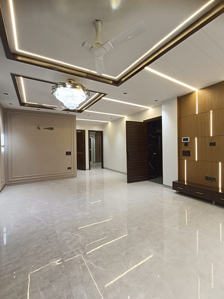 Room, swaran-villa-friends-apartments 3.5 Bedroom 2100 Sq.Ft. Apartment In Sector 52 Gurgaon 7967762