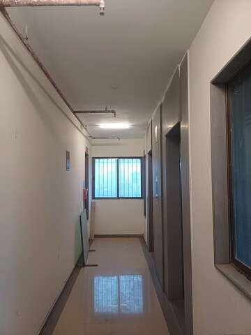 Room in 3 BHK Apartment at Lashkaria Green Woods, Andheri West – for Rent