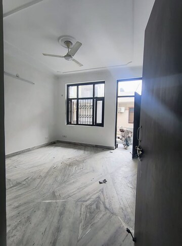 Room in 3 BHK Independent House at Ansal Plaza Sector-23, Sector 23 – for Rent