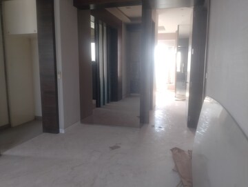 Room in 2 BHK Apartment at CMG Mont Blanc, Matunga East – for Sale