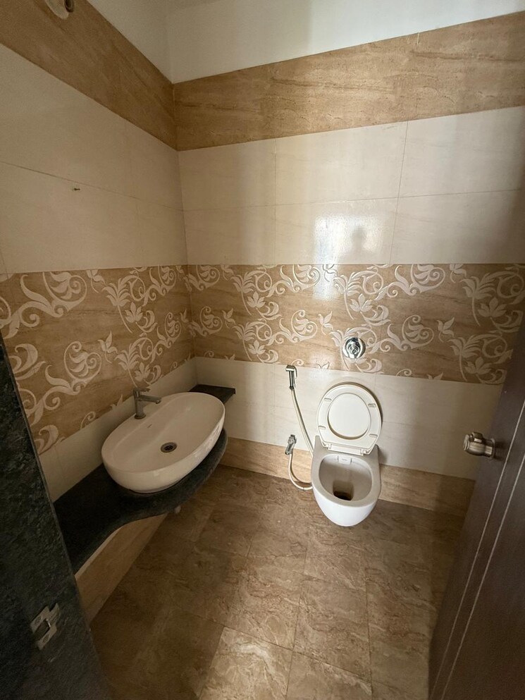 Bathroom, kiran-suyog 1 Bedroom 650 Sq.Ft. Apartment In Balewadi Pune 7967887