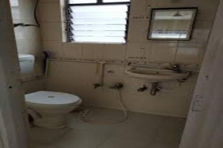 Bathroom, beliaghata 2 Bedroom 585 Sq.Ft. Apartment In Beliaghata Kolkata 7189150