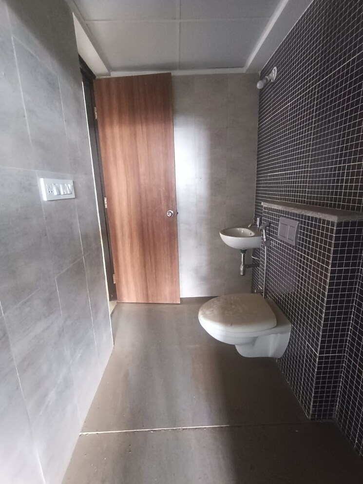 Bathroom, lodha-palava-city 1 Bedroom 510 Sq.Ft. Apartment In Dombivli East Thane 7967963