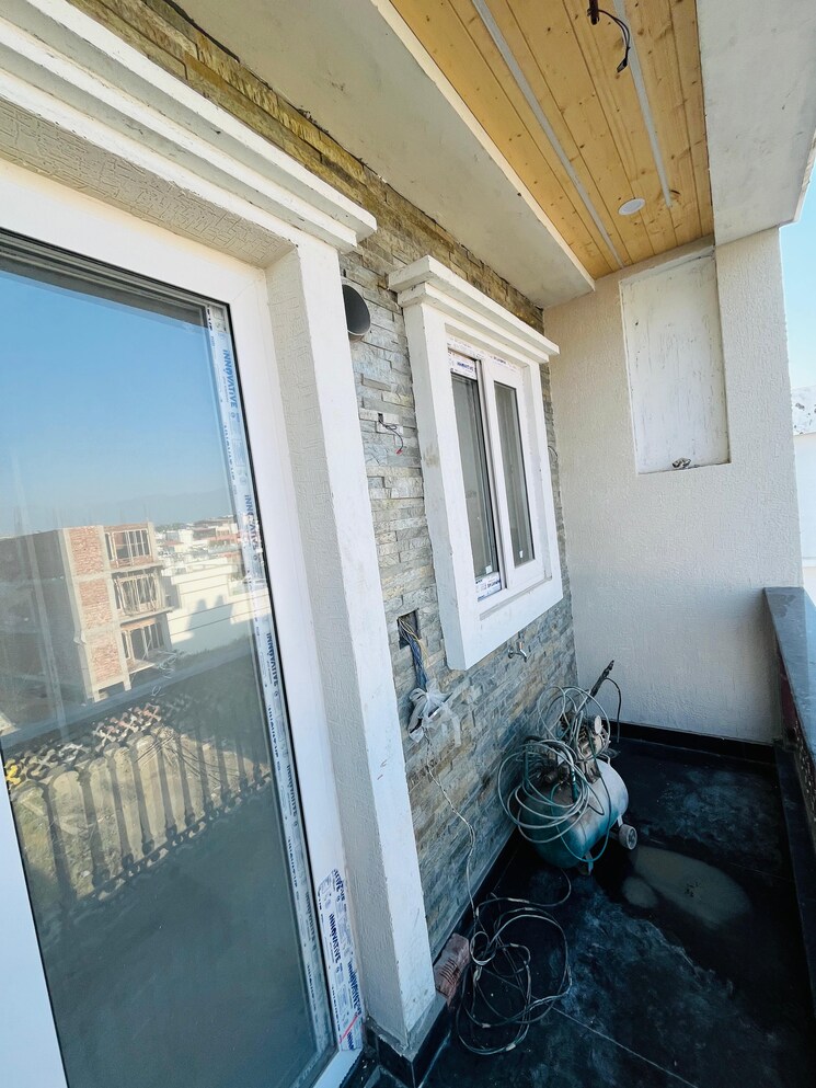 Balcony, gms road 3 Bedroom 1200 Sq.Ft. Builder Floor In Gms Road Dehradun 7967994