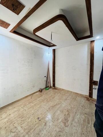 Bedroom in 3 BHK Builder Floor at Gms Road – for Sale