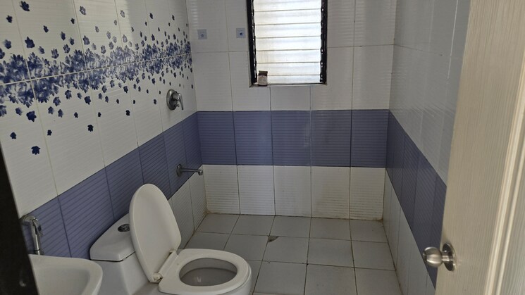 Bathroom, nanded-city 2 Bedroom 980 Sq.Ft. Apartment In Sinhagad Road Pune 7968039